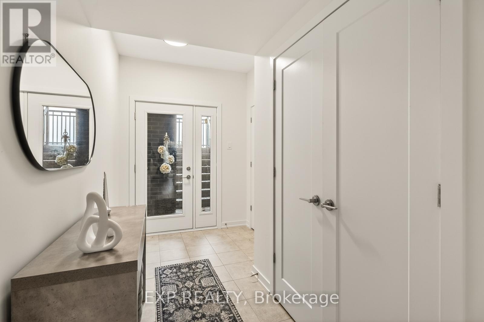D - 810 Roger Griffiths Avenue, Ottawa, Ontario  K2S 3A9 - Photo 2 - X13561408