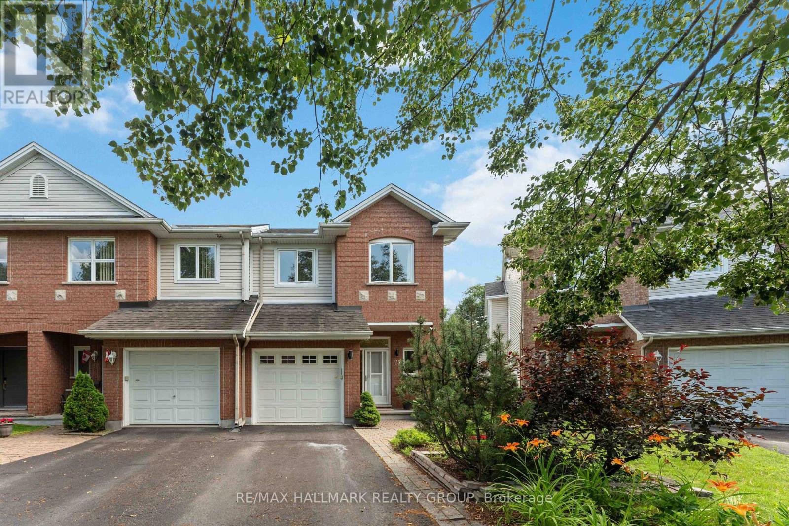 28 Sonata Place, Ottawa, Ontario  K1G 6H2 - Photo 1 - X13561704