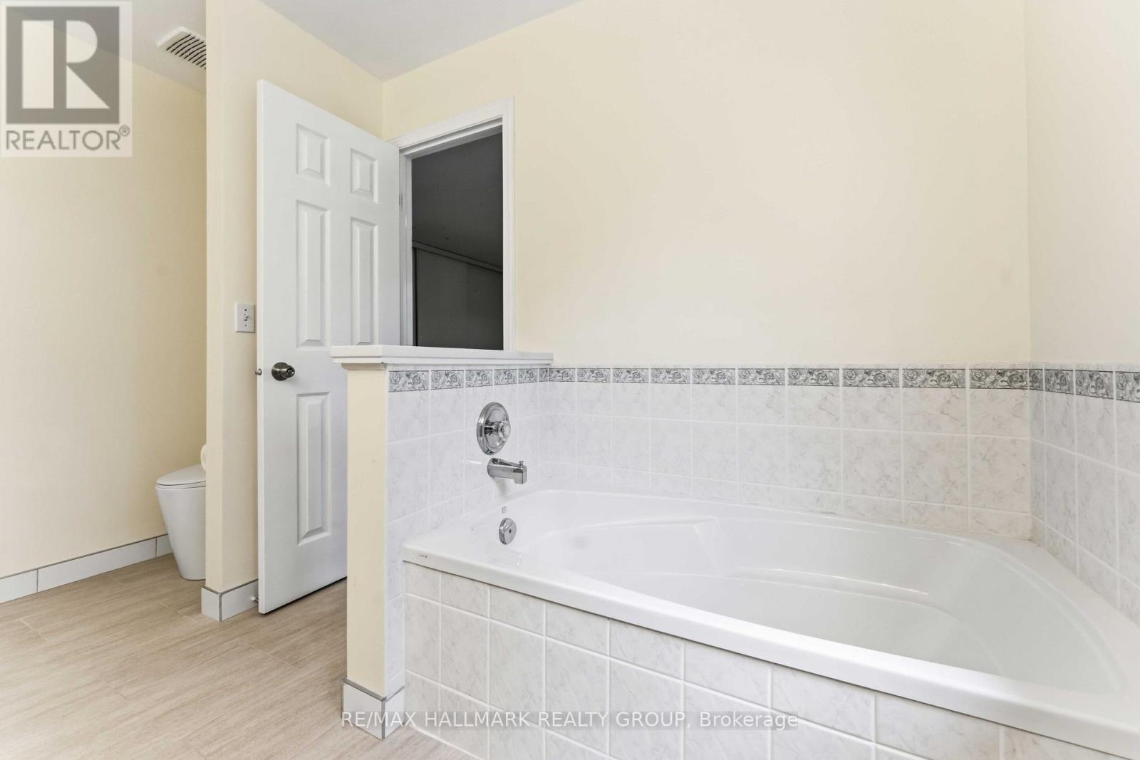 28 Sonata Place, Ottawa, Ontario  K1G 6H2 - Photo 12 - X13561704