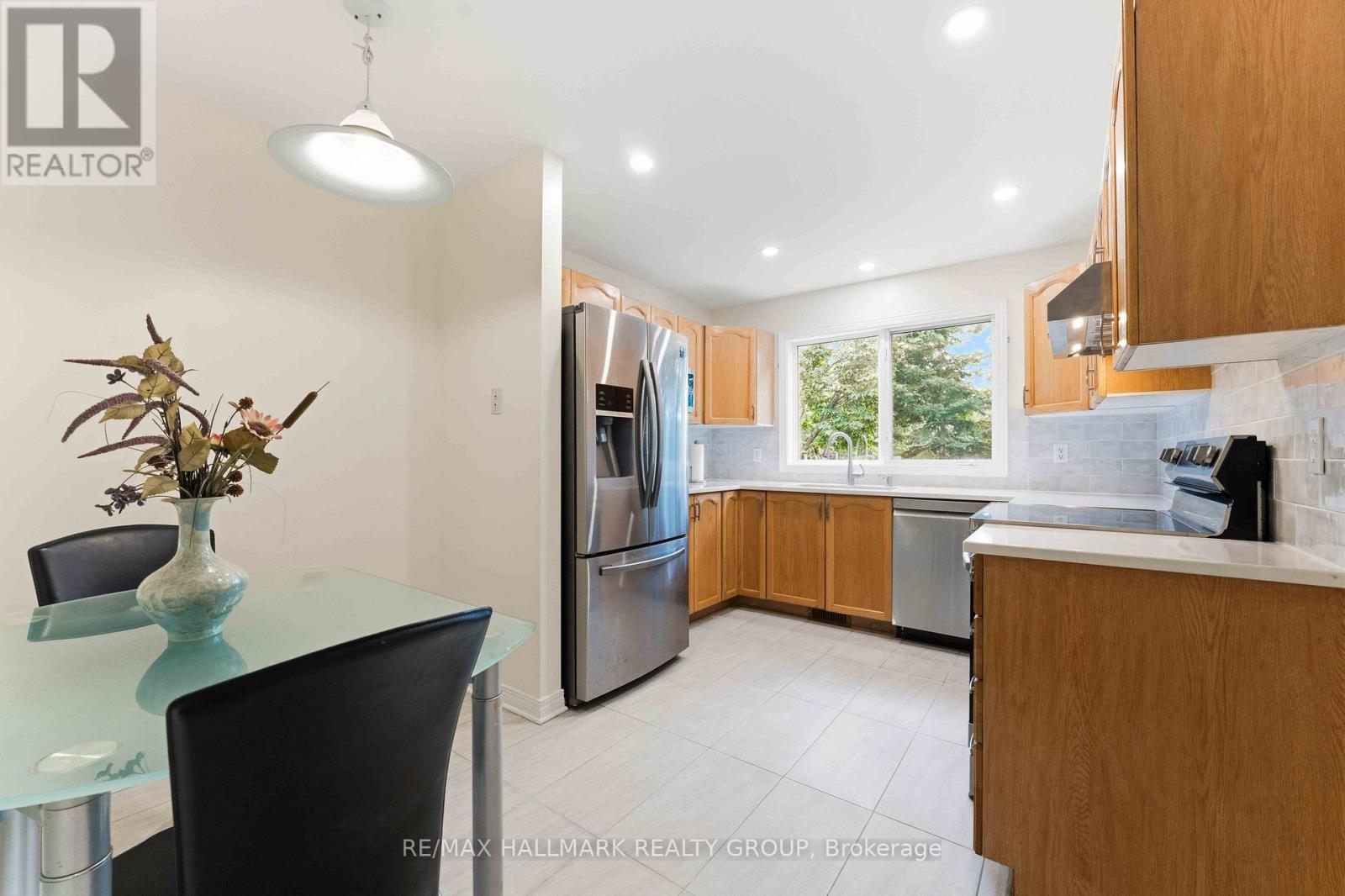 28 Sonata Place, Ottawa, Ontario  K1G 6H2 - Photo 7 - X13561704