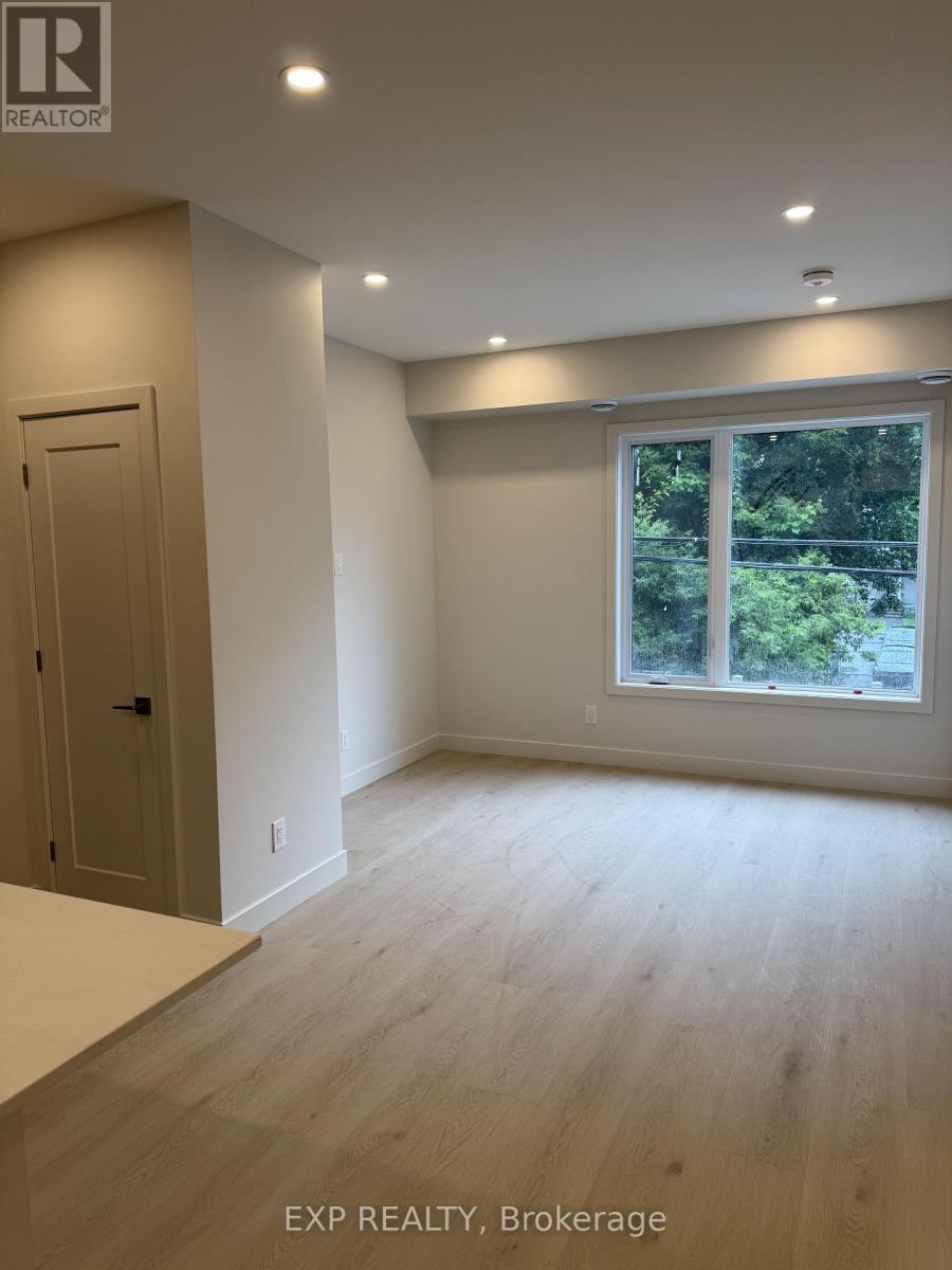 4 - 1301 Dorchester Avenue, Ottawa, Ontario  K1Z 8E8 - Photo 3 - X13561816