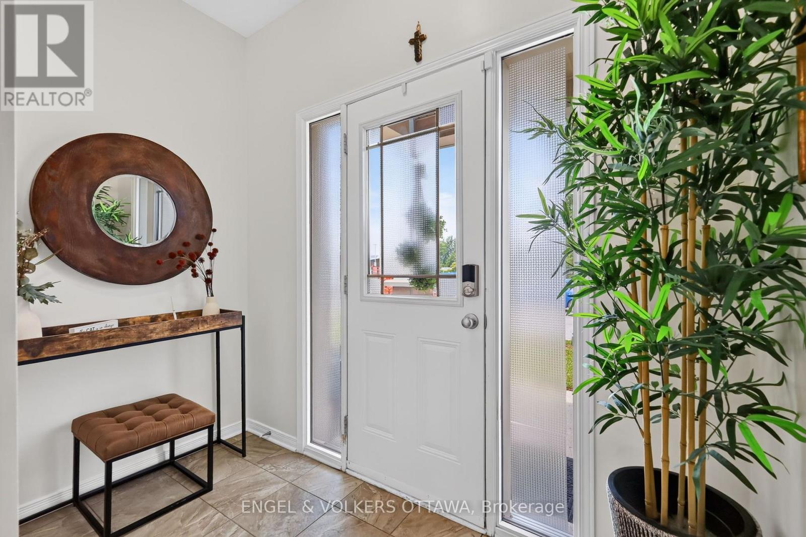 601 Via Campanale Avenue, Ottawa, Ontario  K2J 4A2 - Photo 4 - X13561892