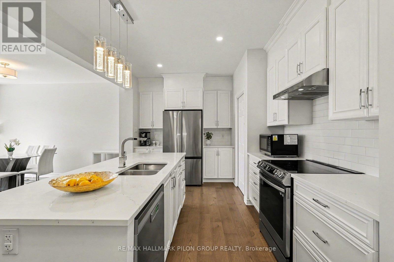396 Ventoux Avenue, Ottawa, Ontario  K4A 5L9 - Photo 3 - X13561964