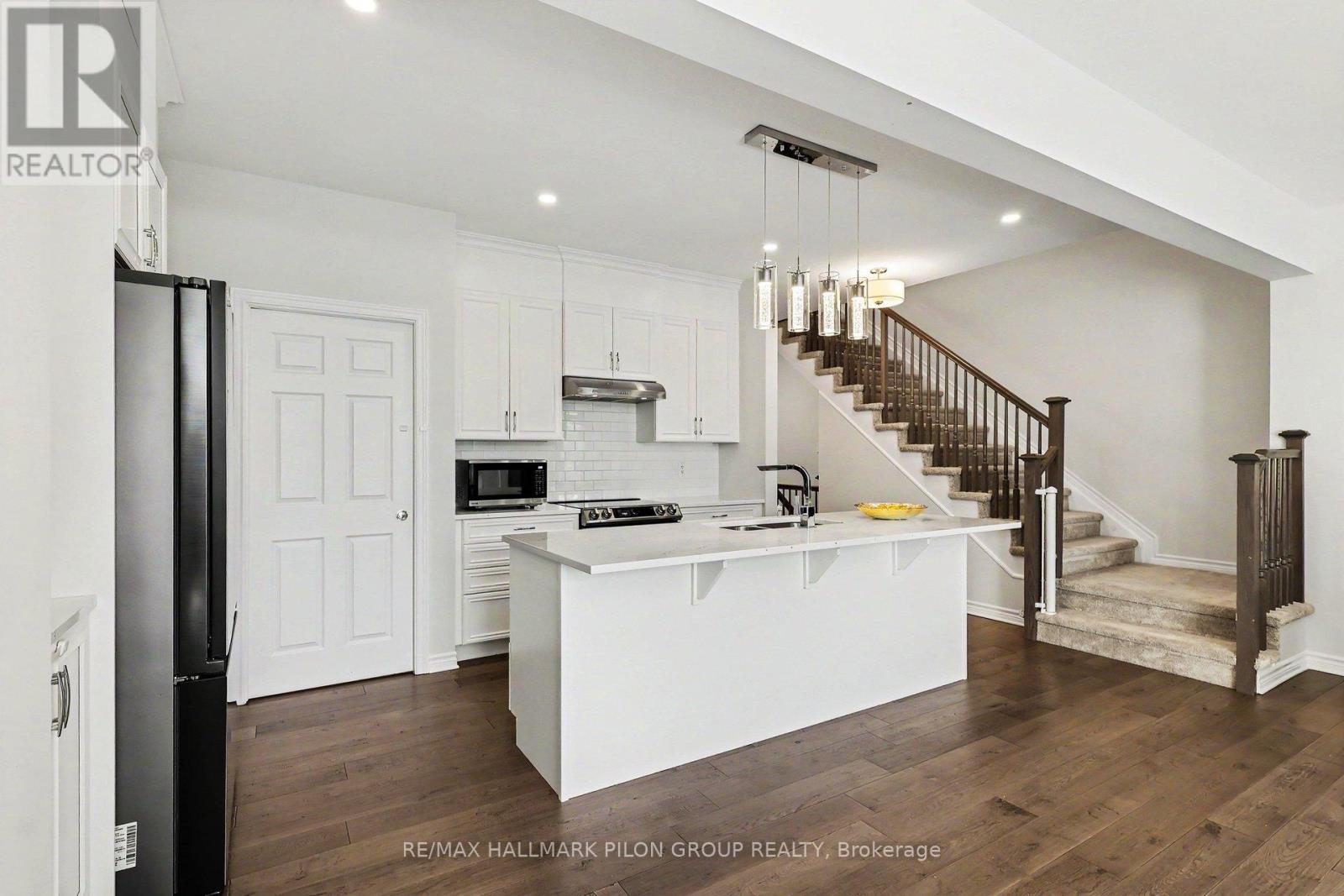396 Ventoux Avenue, Ottawa, Ontario  K4A 5L9 - Photo 4 - X13561964