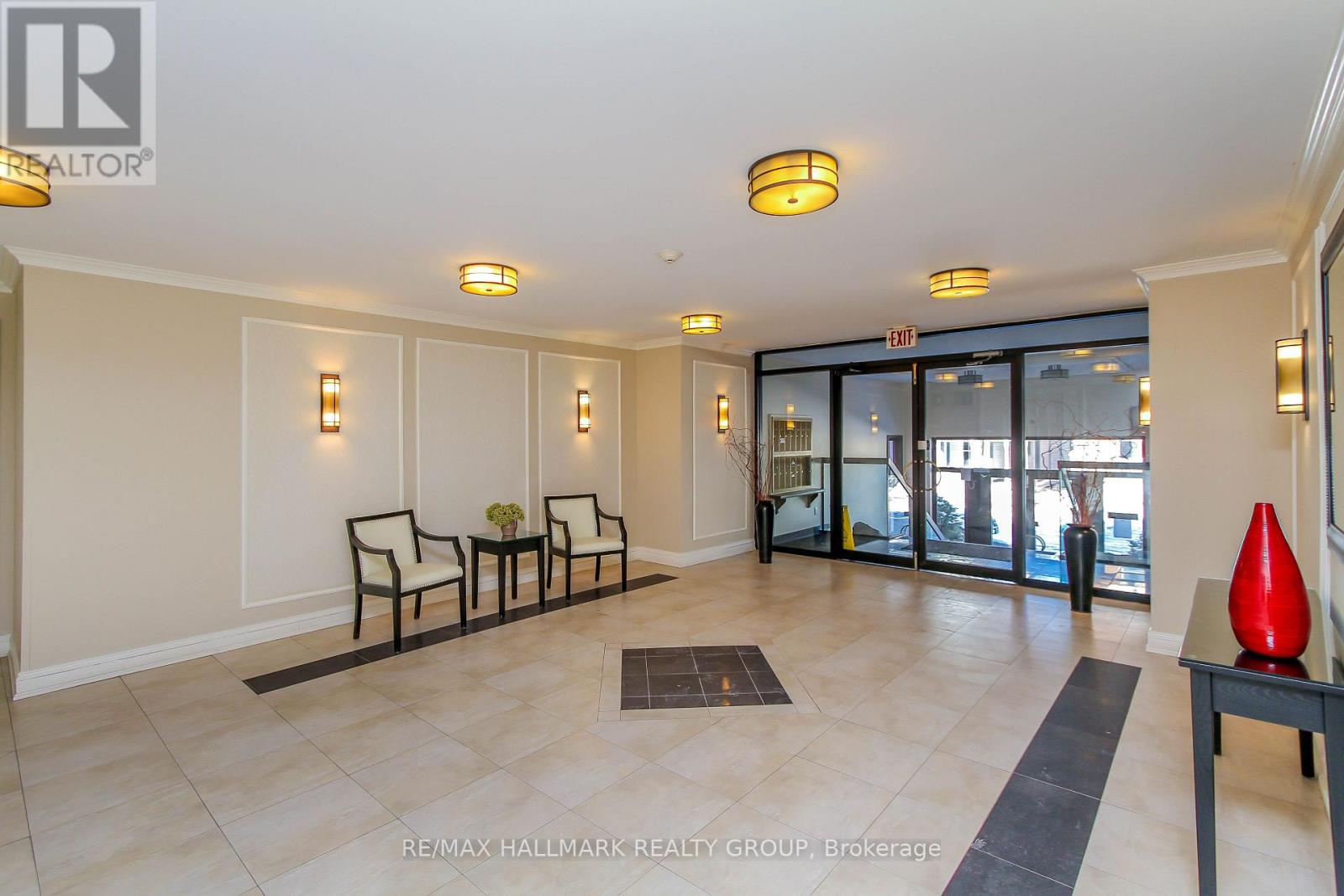 201 - 222 Bruyere Street, Ottawa, Ontario  K1N 5E3 - Photo 2 - X13562614