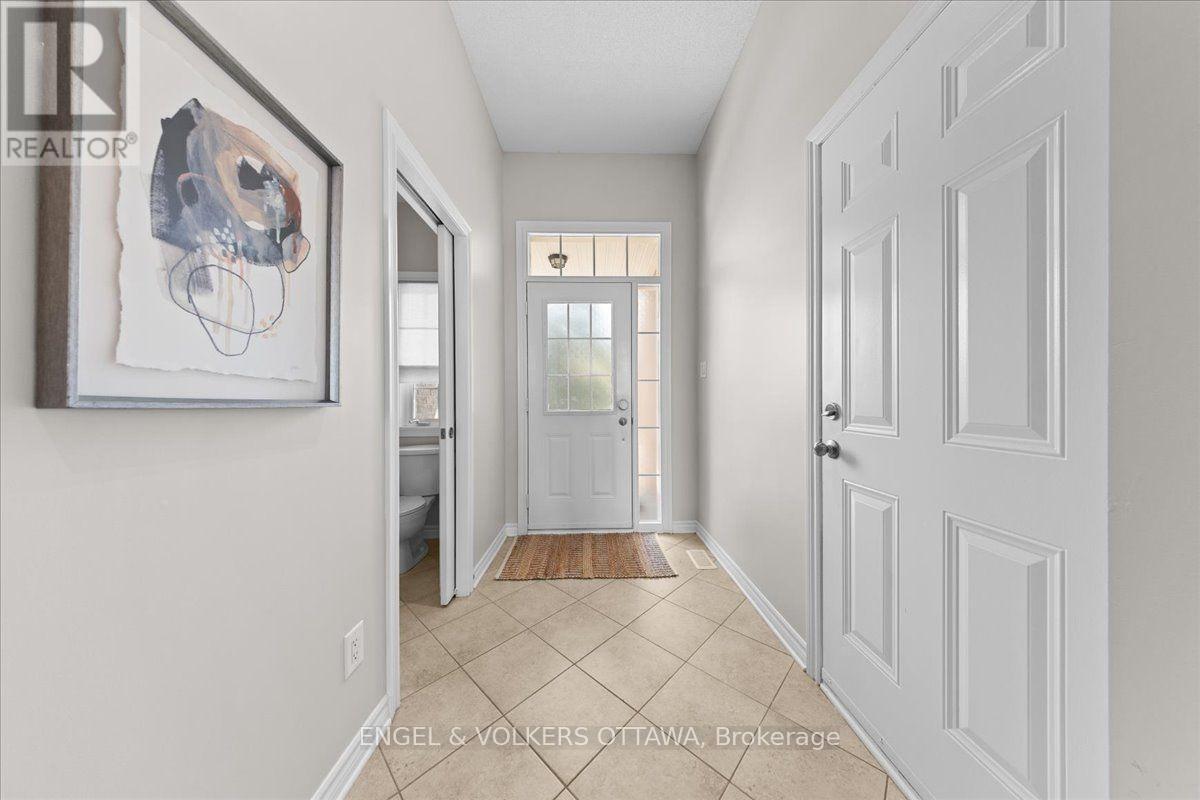 104 Jersey Tea Circle, Ottawa, Ontario  K1V 2L3 - Photo 4 - X13563028