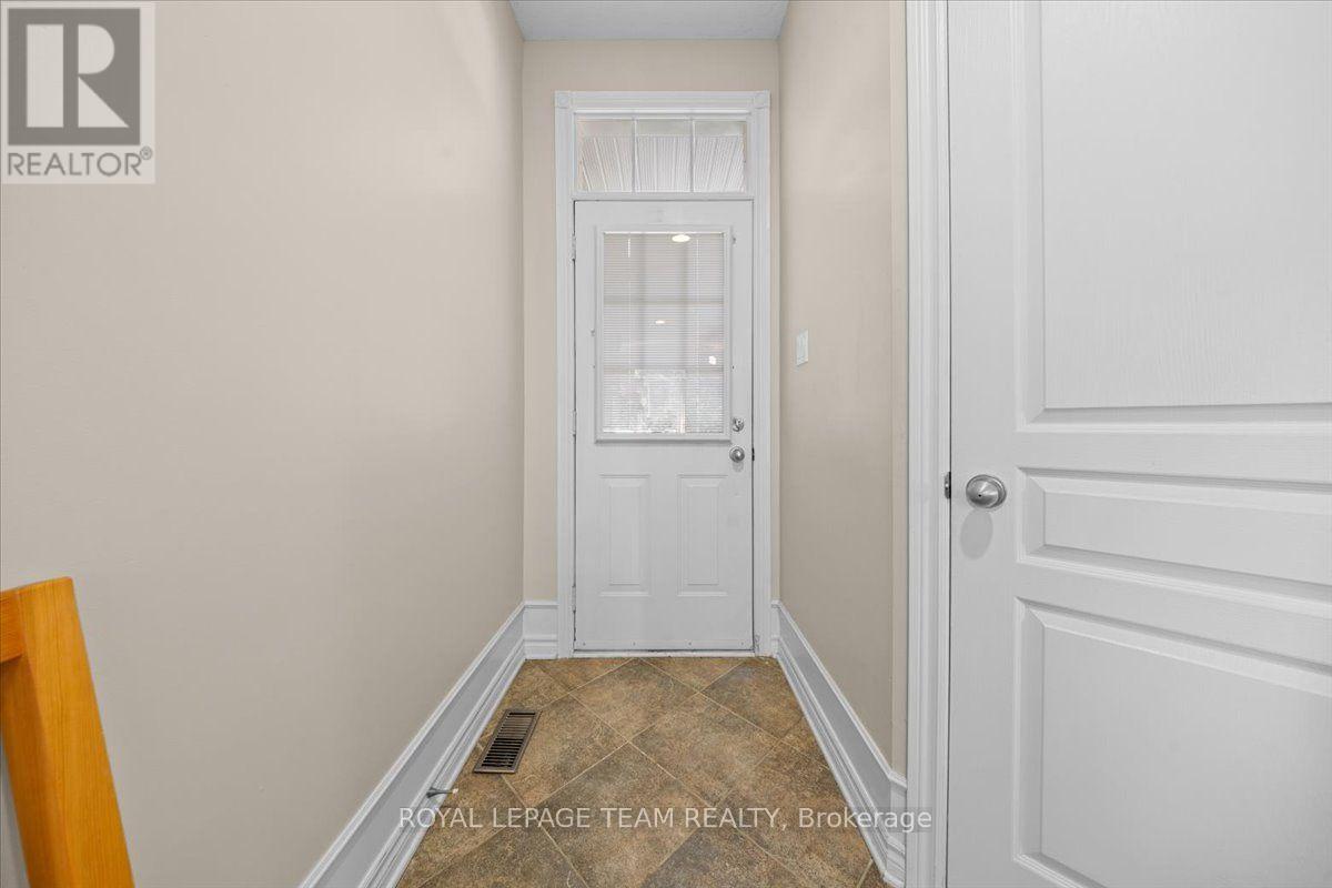 40 Saddlesmith Circle, Ottawa, Ontario  K2M 2Y9 - Photo 3 - X13563074