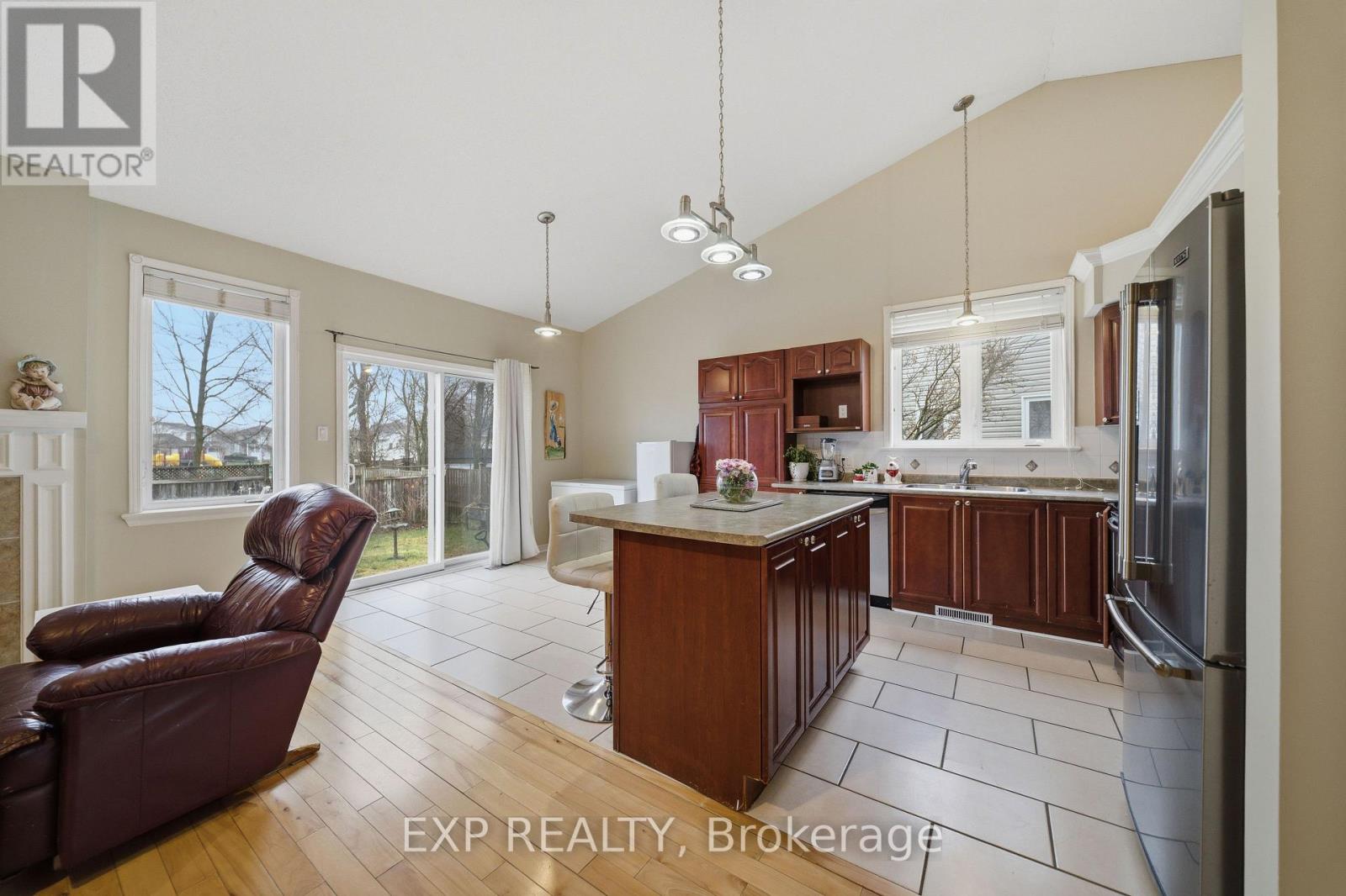 80 La Prairie Street, Russell, Ontario  K0A 1W0 - Photo 11 - X13563150