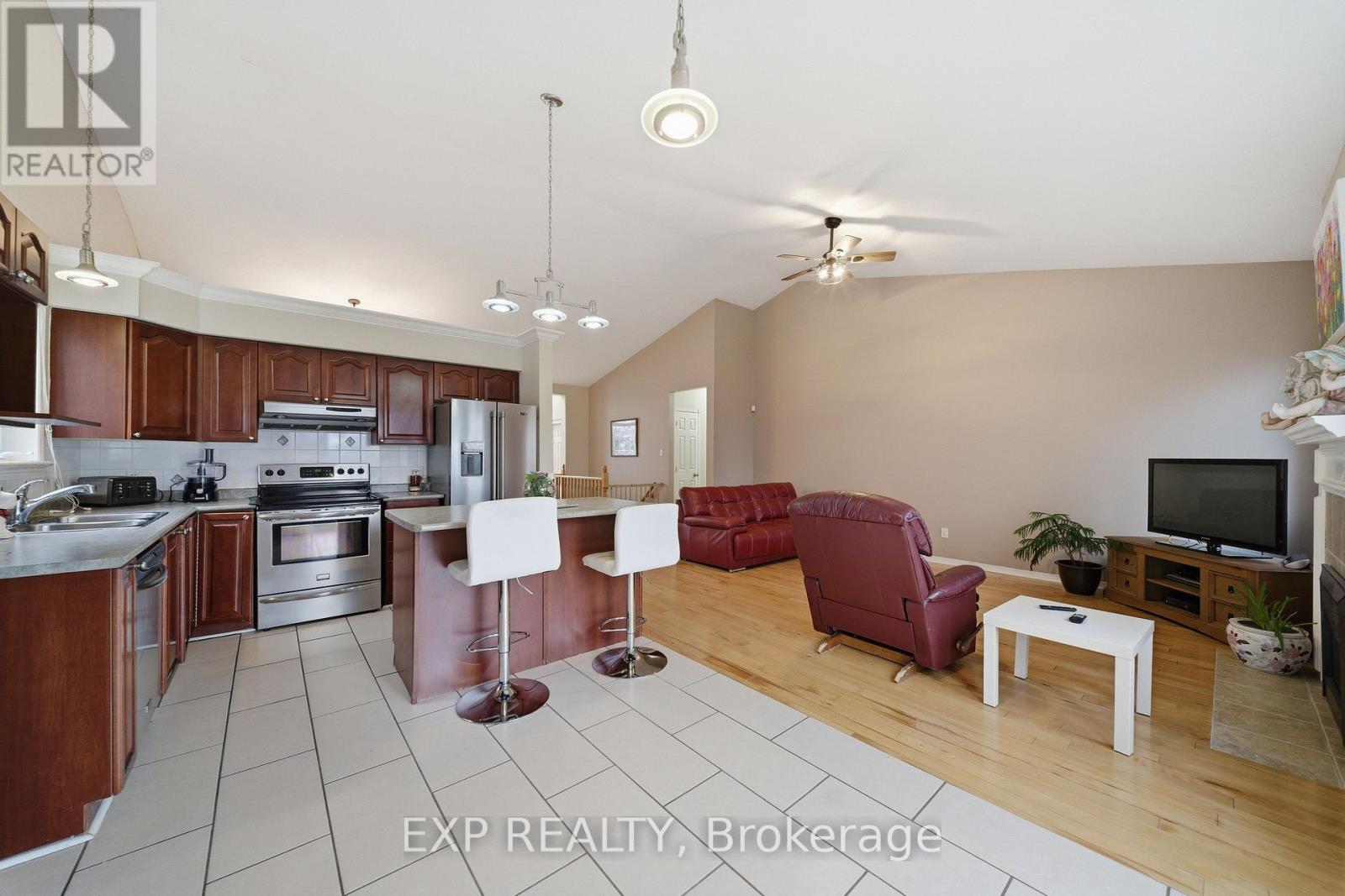 80 La Prairie Street, Russell, Ontario  K0A 1W0 - Photo 15 - X13563150
