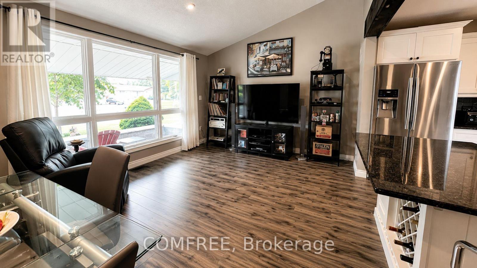 275 Margaret Street, Middlesex Centre, Ontario  N0P 2L0 - Photo 4 - X13563584