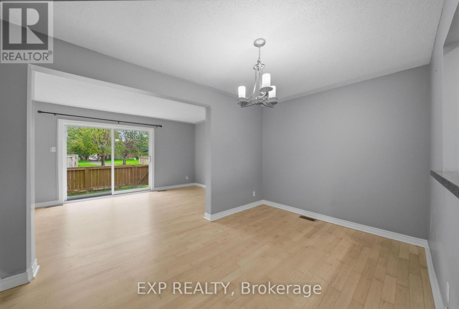 1713 Heatherington Road, Ottawa, Ontario  K1V 8T8 - Photo 3 - X13563686