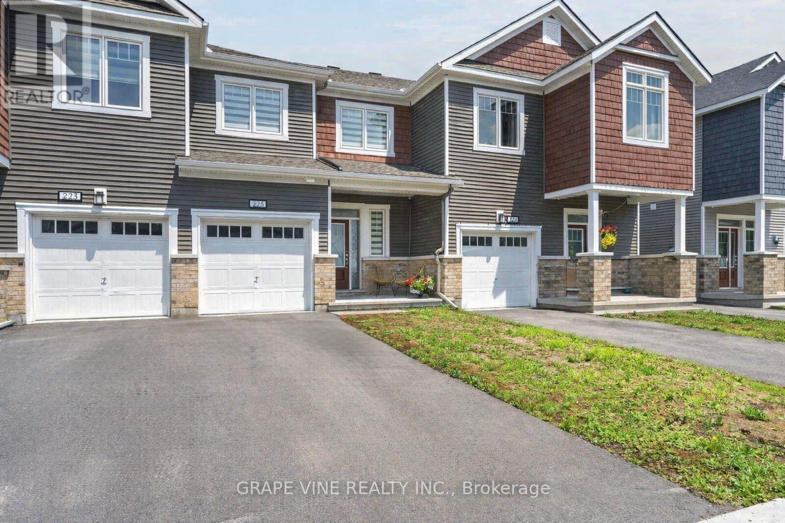 225 Billrian Crescent, Ottawa, Ontario  K2S 3A5 - Photo 1 - X13563744