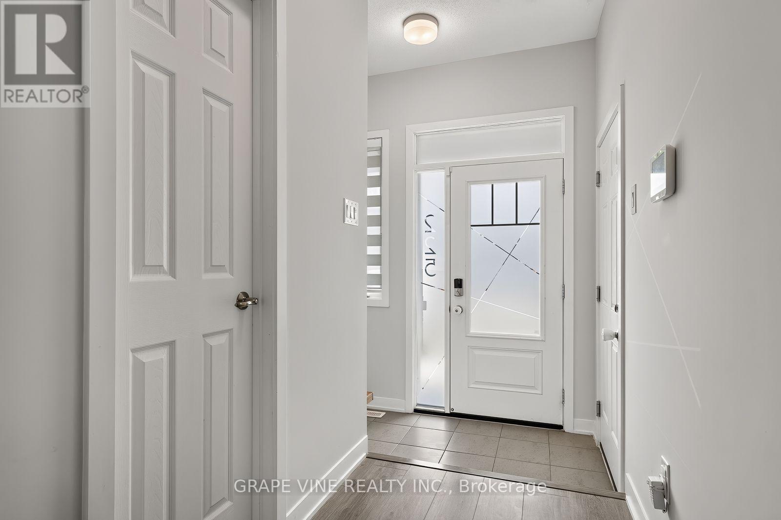 225 Billrian Crescent, Ottawa, Ontario  K2S 3A5 - Photo 3 - X13563744