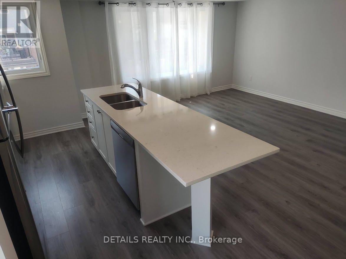 800 Kiniw Private, Ottawa, Ontario  K1K 5A3 - Photo 3 - X13563782