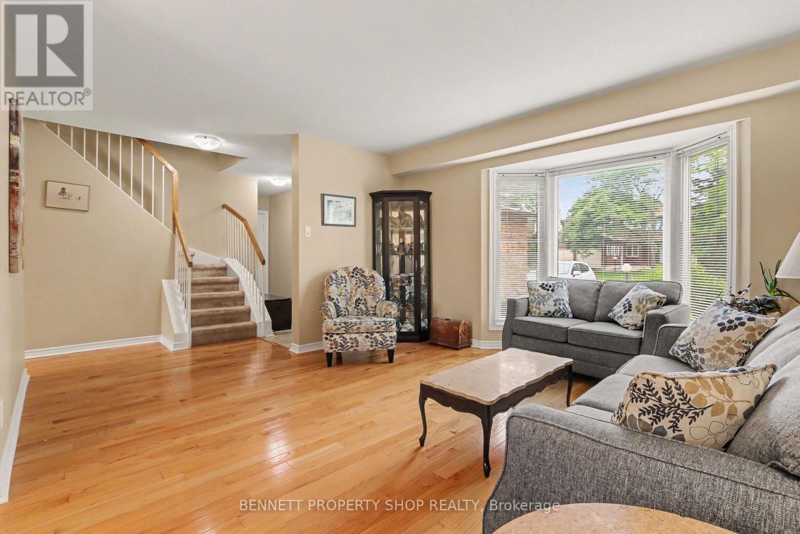 432 Pickford Drive, Ottawa, Ontario  K2L 3R4 - Photo 2 - X13563872