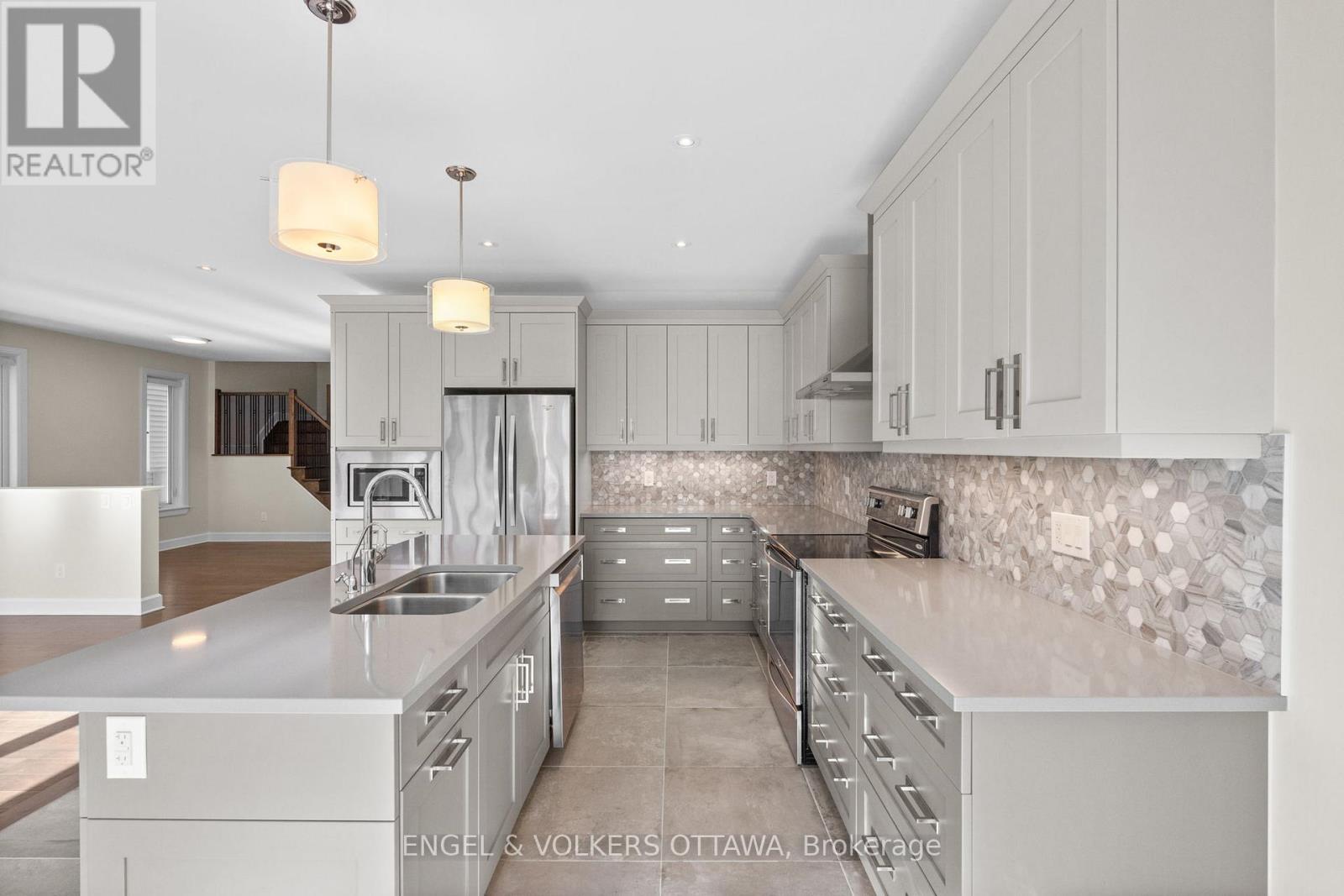 122 Helen Rapp Way, Ottawa, Ontario  K1T 0N4 - Photo 17 - X13564104