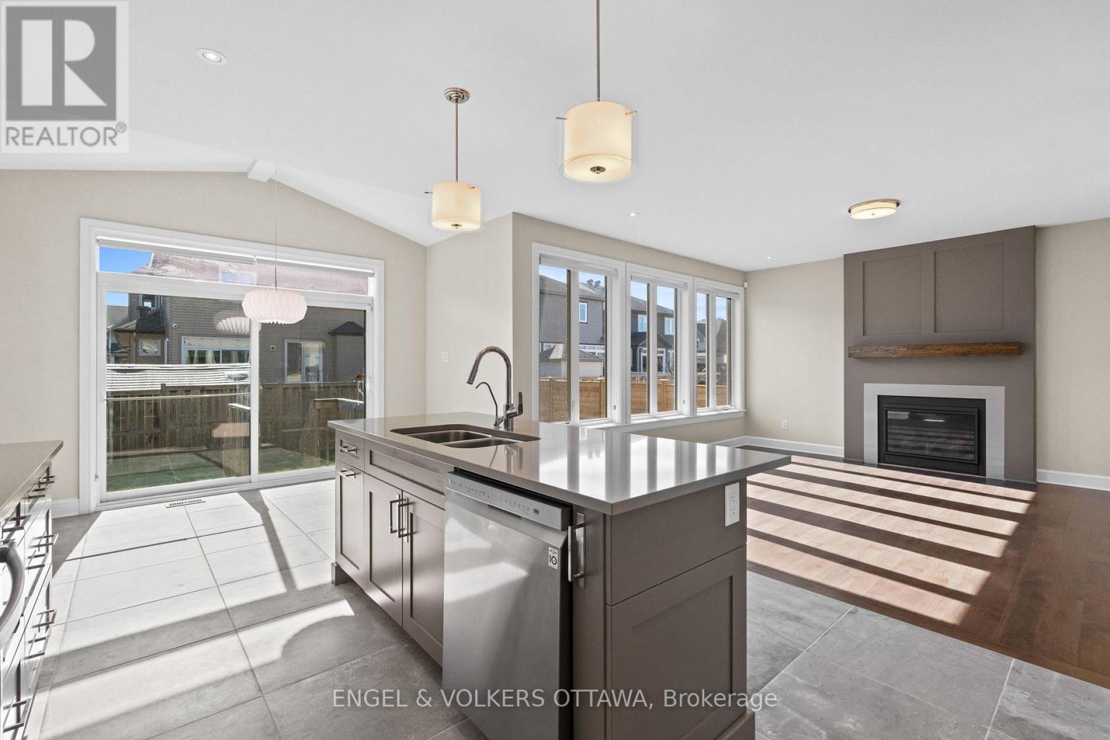 122 Helen Rapp Way, Ottawa, Ontario  K1T 0N4 - Photo 18 - X13564104
