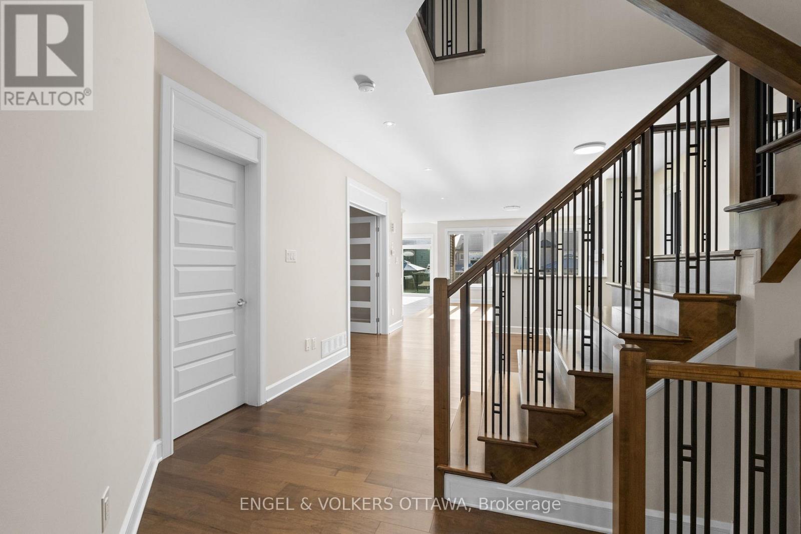 122 Helen Rapp Way, Ottawa, Ontario  K1T 0N4 - Photo 5 - X13564104