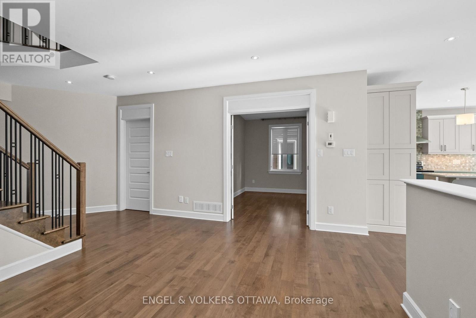 122 Helen Rapp Way, Ottawa, Ontario  K1T 0N4 - Photo 9 - X13564104