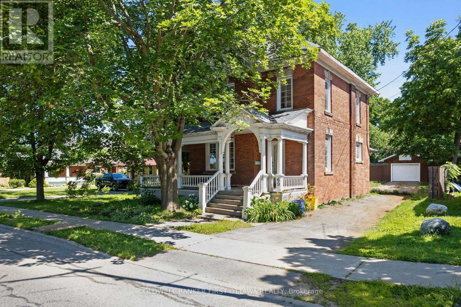69 Wilson Street W, Perth, Ontario  K7H 2N7 - Photo 2 - X13564212