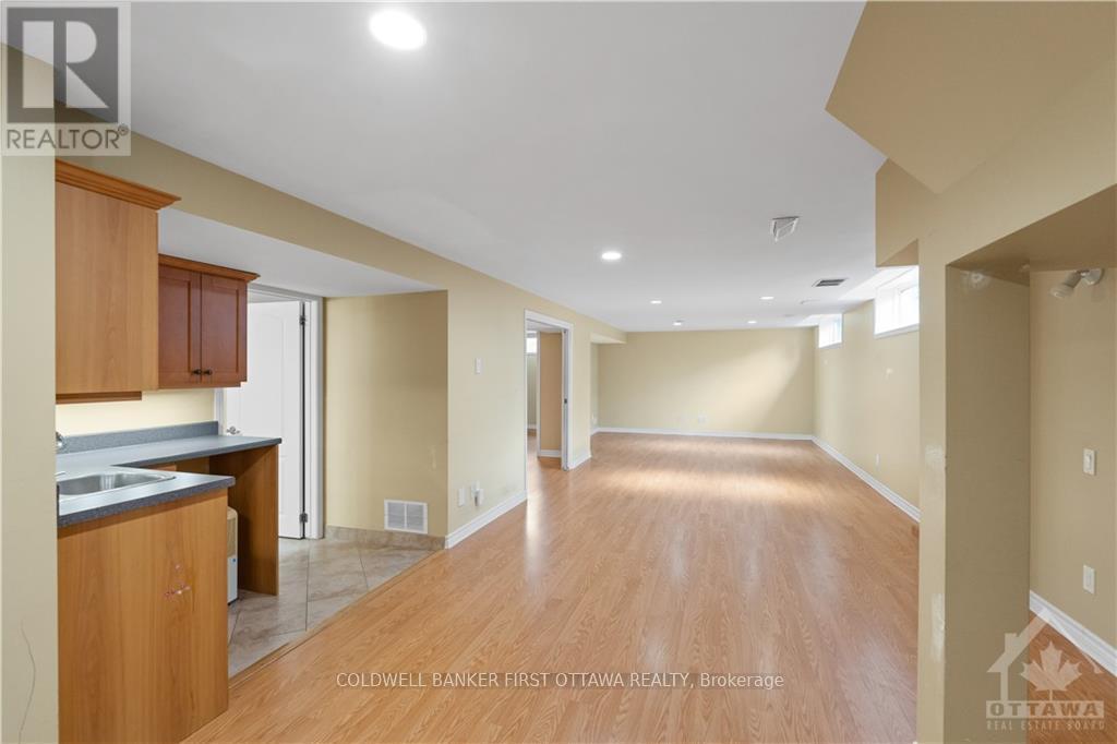 12 Oakwood Avenue, Ottawa, Ontario  K2E 6A5 - Photo 17 - X13564324