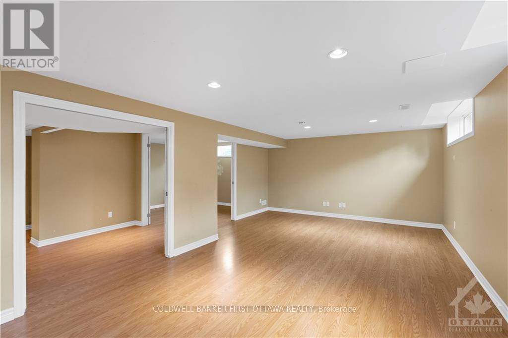 12 Oakwood Avenue, Ottawa, Ontario  K2E 6A5 - Photo 19 - X13564324