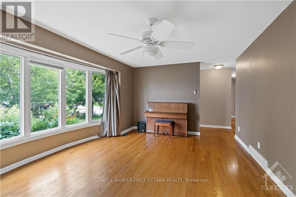 12 Oakwood Avenue, Ottawa, Ontario  K2E 6A5 - Photo 5 - X13564324