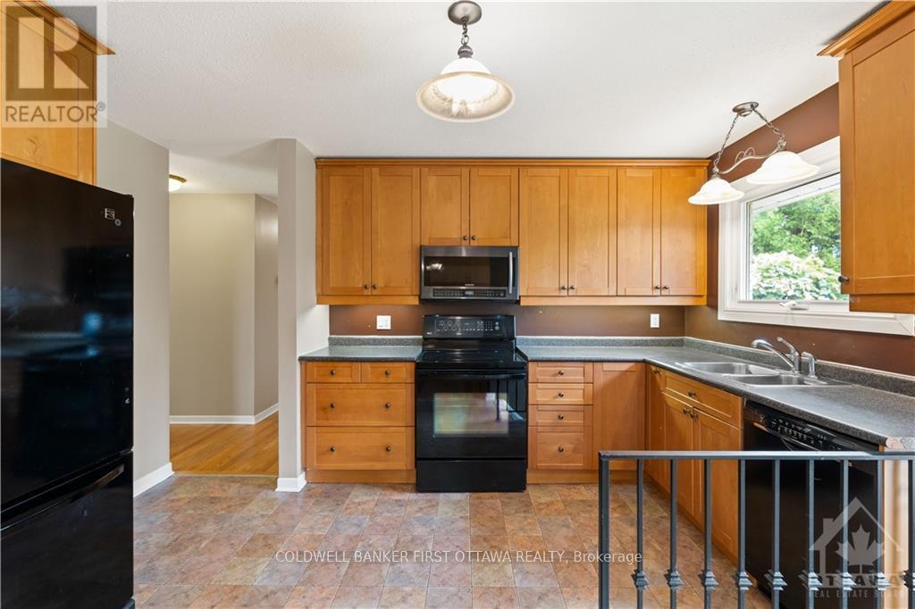 12 Oakwood Avenue, Ottawa, Ontario  K2E 6A5 - Photo 9 - X13564324