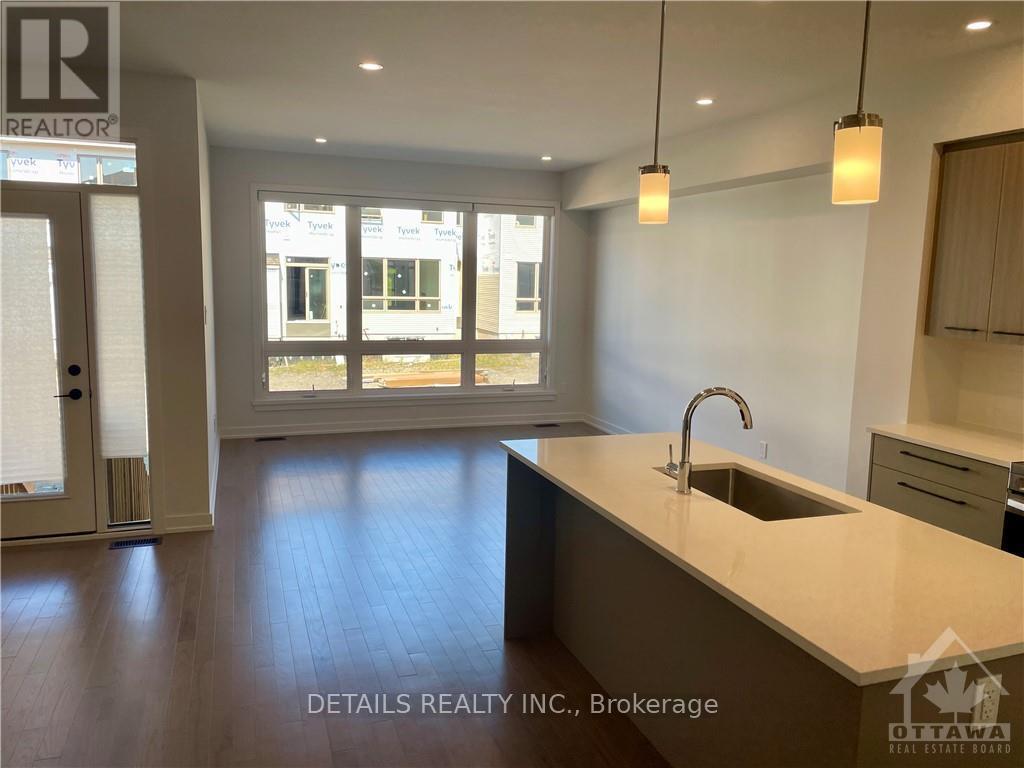 370 Walden Drive, Ottawa, Ontario  K2K 0M9 - Photo 4 - X13564346