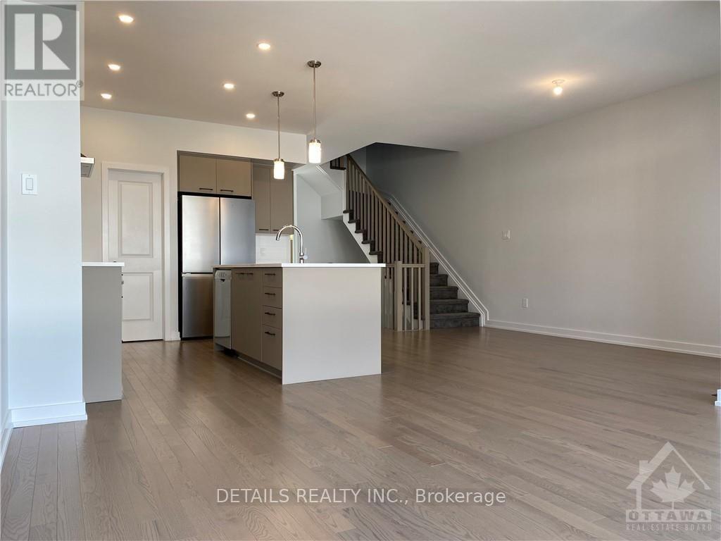 370 Walden Drive, Ottawa, Ontario  K2K 0M9 - Photo 6 - X13564346