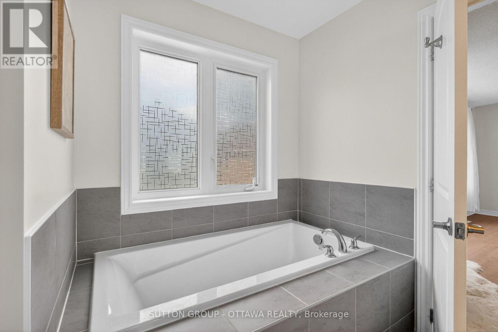 1011 Carden Lane, Ottawa, Ontario  K1W 0N3 - Photo 27 - X13564524