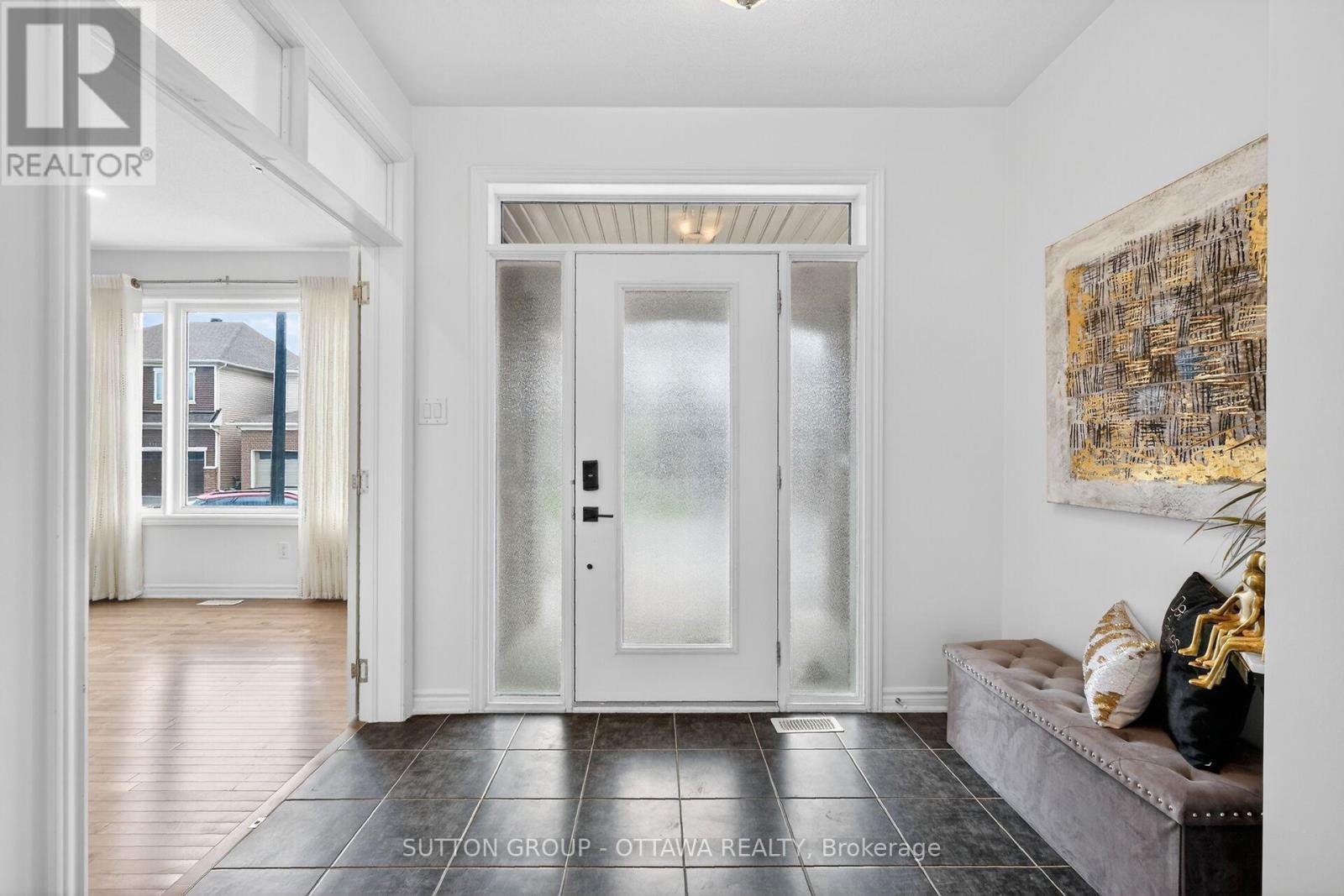 1011 Carden Lane, Ottawa, Ontario  K1W 0N3 - Photo 5 - X13564524