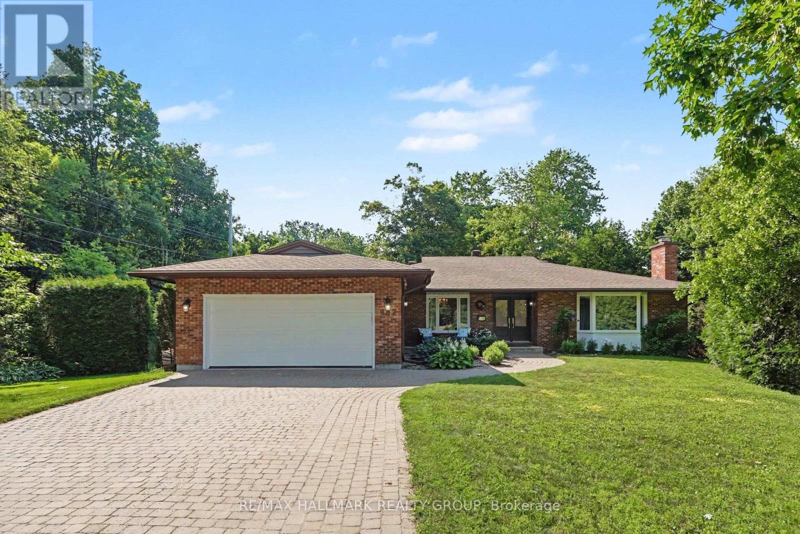682 Kama Place, Ottawa, Ontario  K1J 8W2 - Photo 2 - X13564832