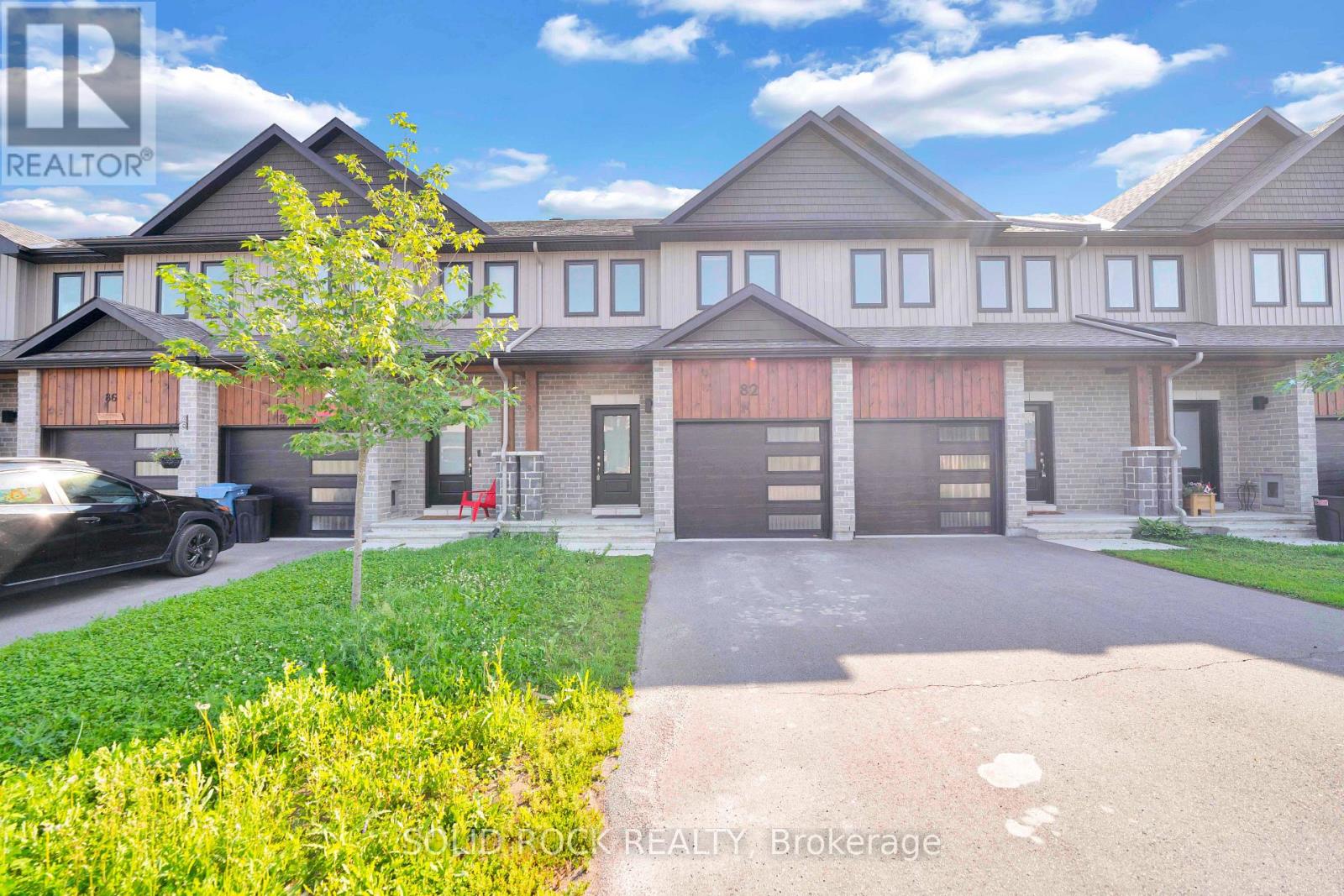82 O'donovan Drive, Carleton Place, Ontario  K7C 0S2 - Photo 1 - X13565002