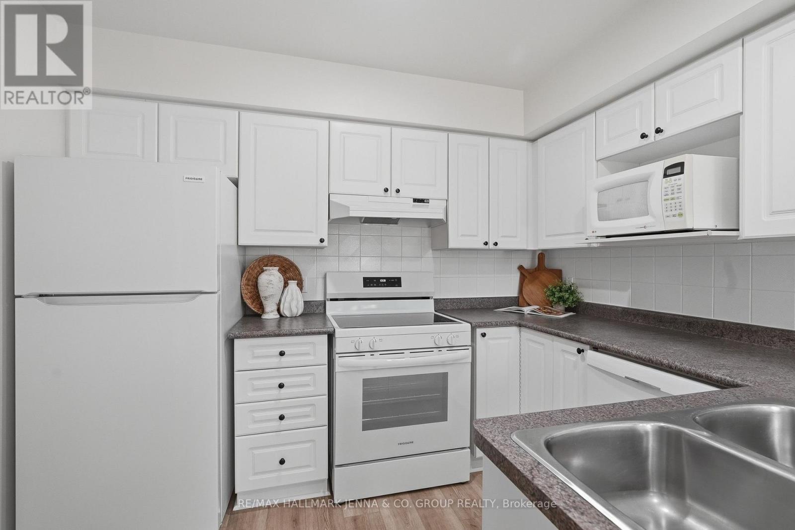 3 Redding Way, Ottawa, Ontario  K2G 6C5 - Photo 13 - X13565426