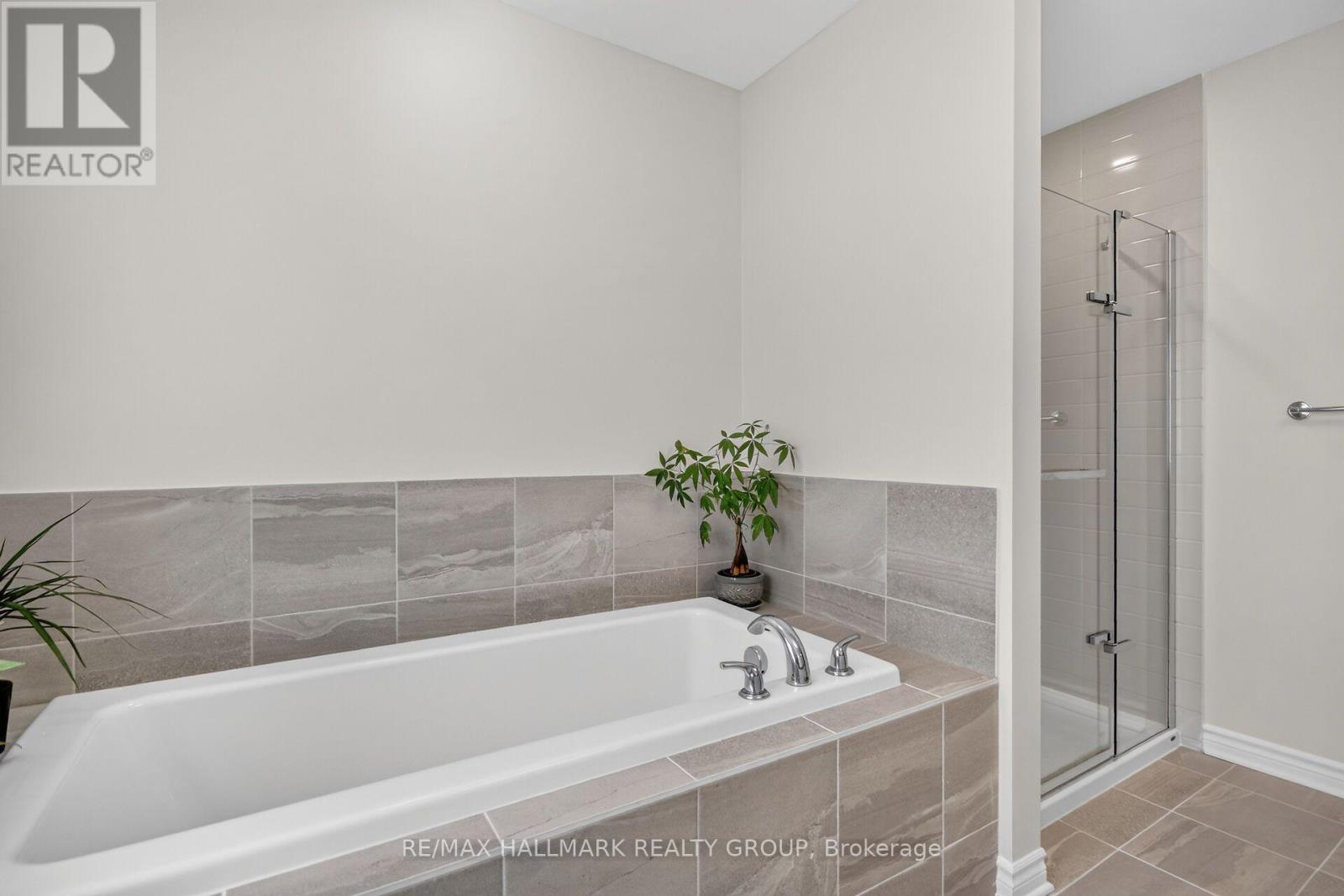 357 Barrett Farm Drive, Ottawa, Ontario  K1T 0Y6 - Photo 20 - X13565606