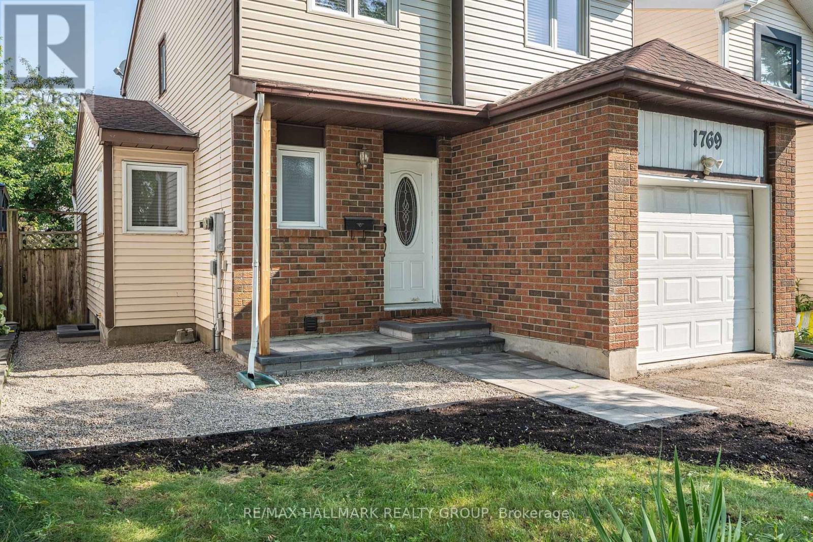 1769 Bromont Way, Ottawa, Ontario  K1C 5K1 - Photo 3 - X13565708