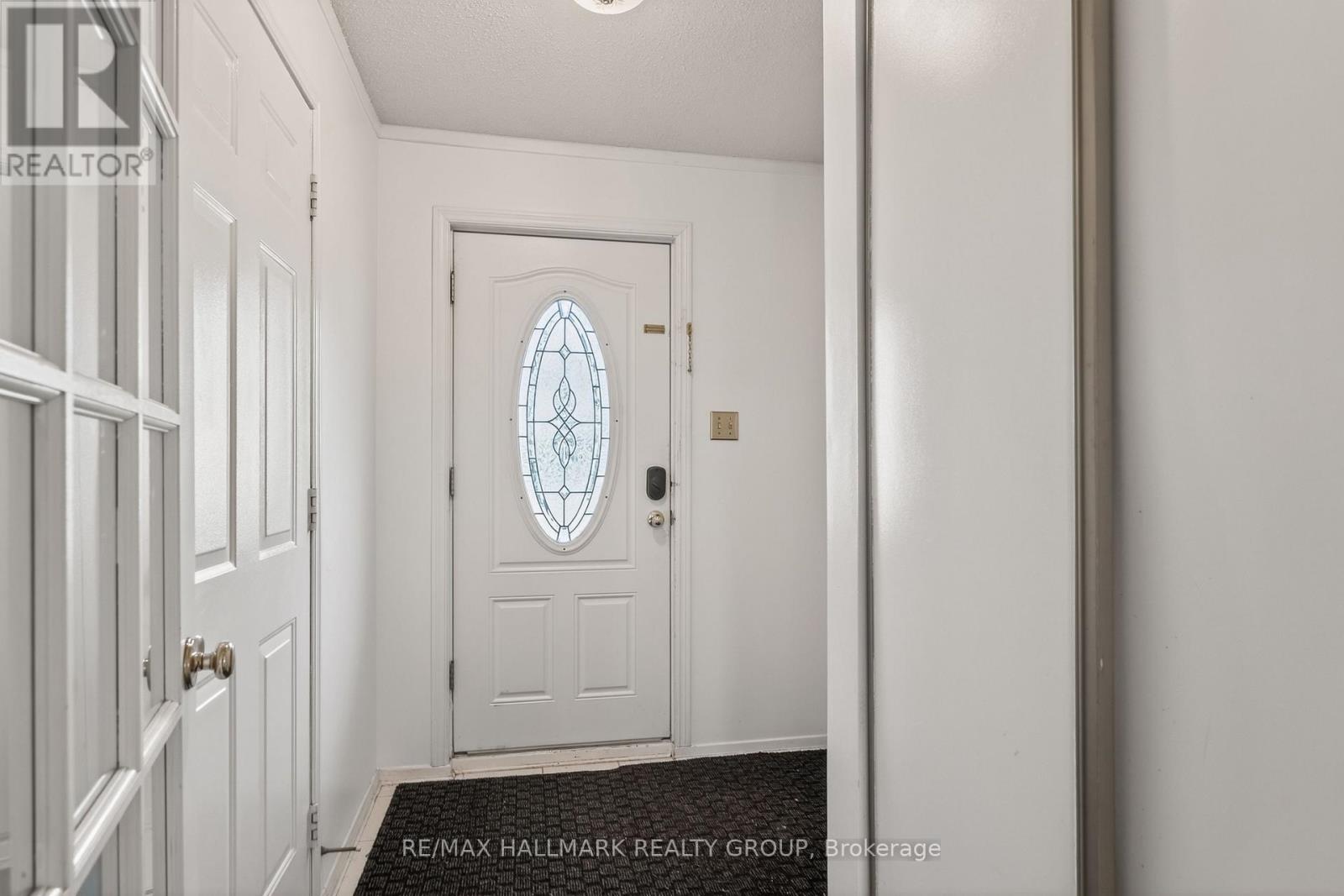 1769 Bromont Way, Ottawa, Ontario  K1C 5K1 - Photo 4 - X13565708