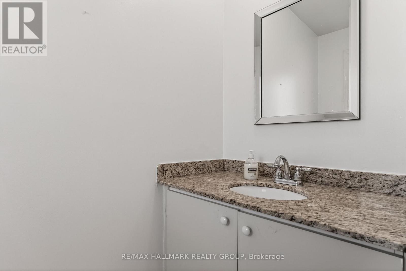 1769 Bromont Way, Ottawa, Ontario  K1C 5K1 - Photo 6 - X13565708