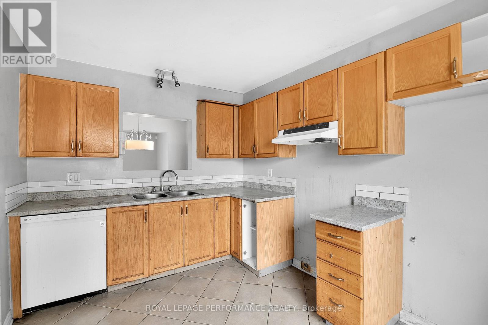 33 - 1907 Colorado Lane, Ottawa, Ontario  K1C 6V4 - Photo 4 - X13565950