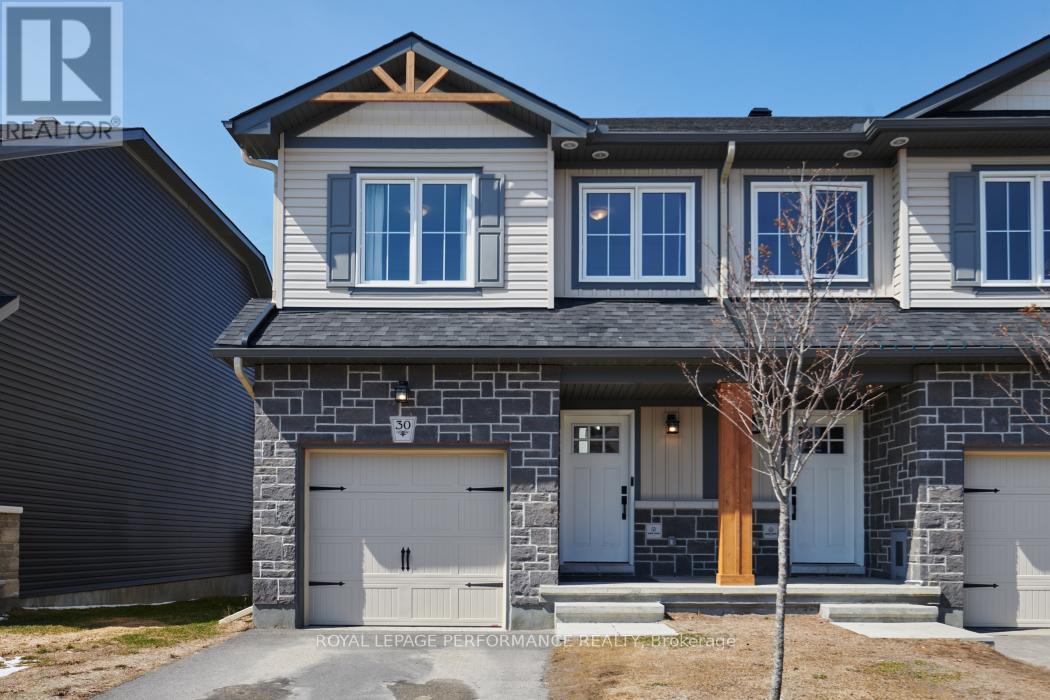 30 Whitcomb Crescent, Smiths Falls, Ontario  K7A 0C2 - Photo 1 - X13566766