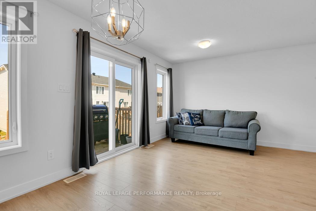 30 Whitcomb Crescent, Smiths Falls, Ontario  K7A 0C2 - Photo 7 - X13566766