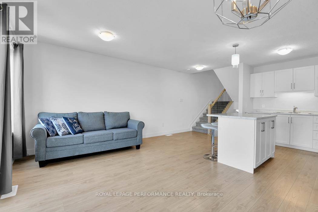 30 Whitcomb Crescent, Smiths Falls, Ontario  K7A 0C2 - Photo 8 - X13566766