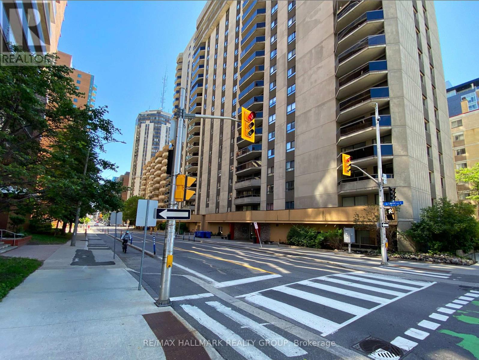 902 - 470 Laurier Avenue W, Ottawa, Ontario  K1R 7W9 - Photo 1 - X13567004