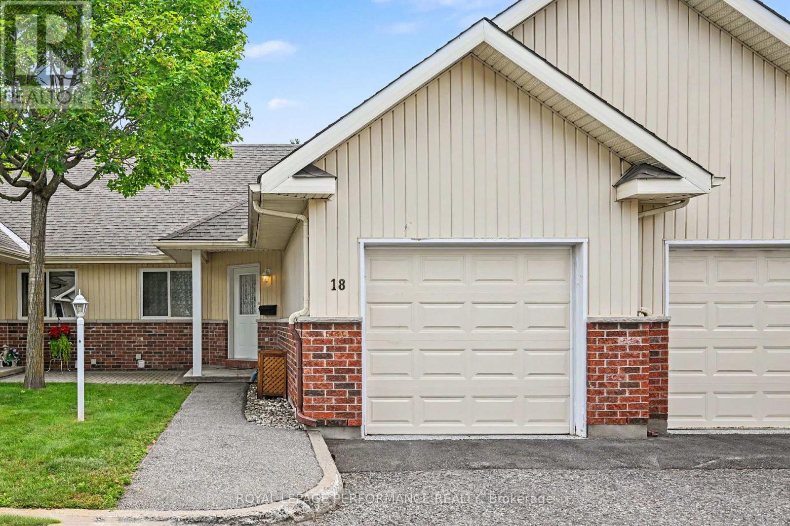 18 Daphne Crescent, Ottawa, Ontario  K2S 1Y1 - Photo 1 - X13567012