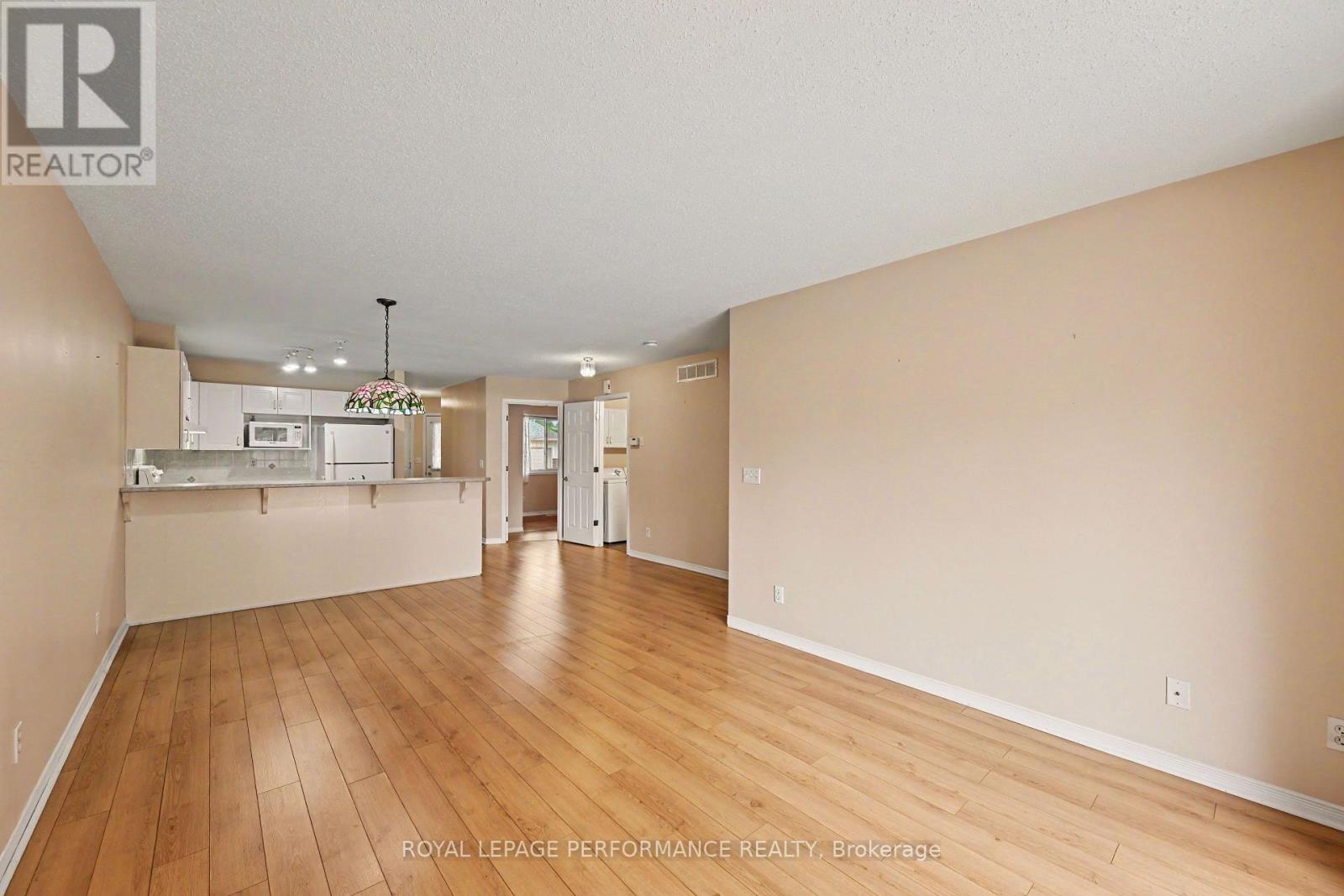 18 Daphne Crescent, Ottawa, Ontario  K2S 1Y1 - Photo 5 - X13567012