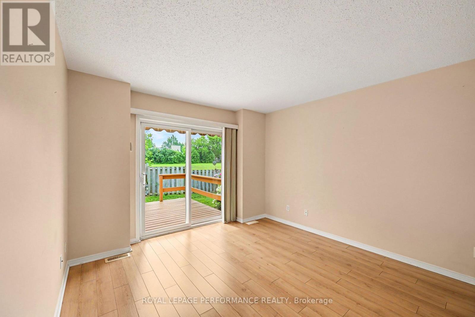 18 Daphne Crescent, Ottawa, Ontario  K2S 1Y1 - Photo 8 - X13567012