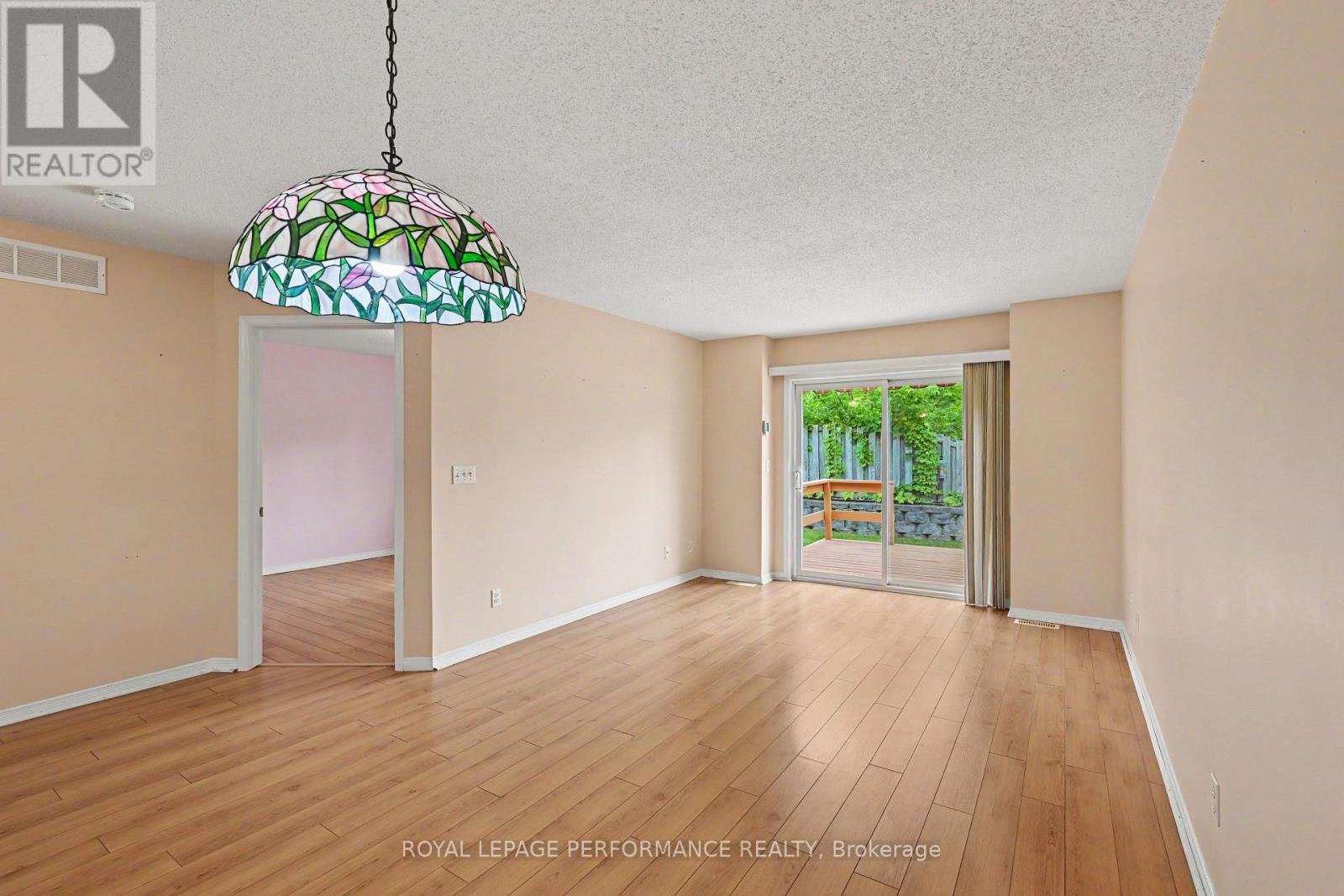 18 Daphne Crescent, Ottawa, Ontario  K2S 1Y1 - Photo 9 - X13567012