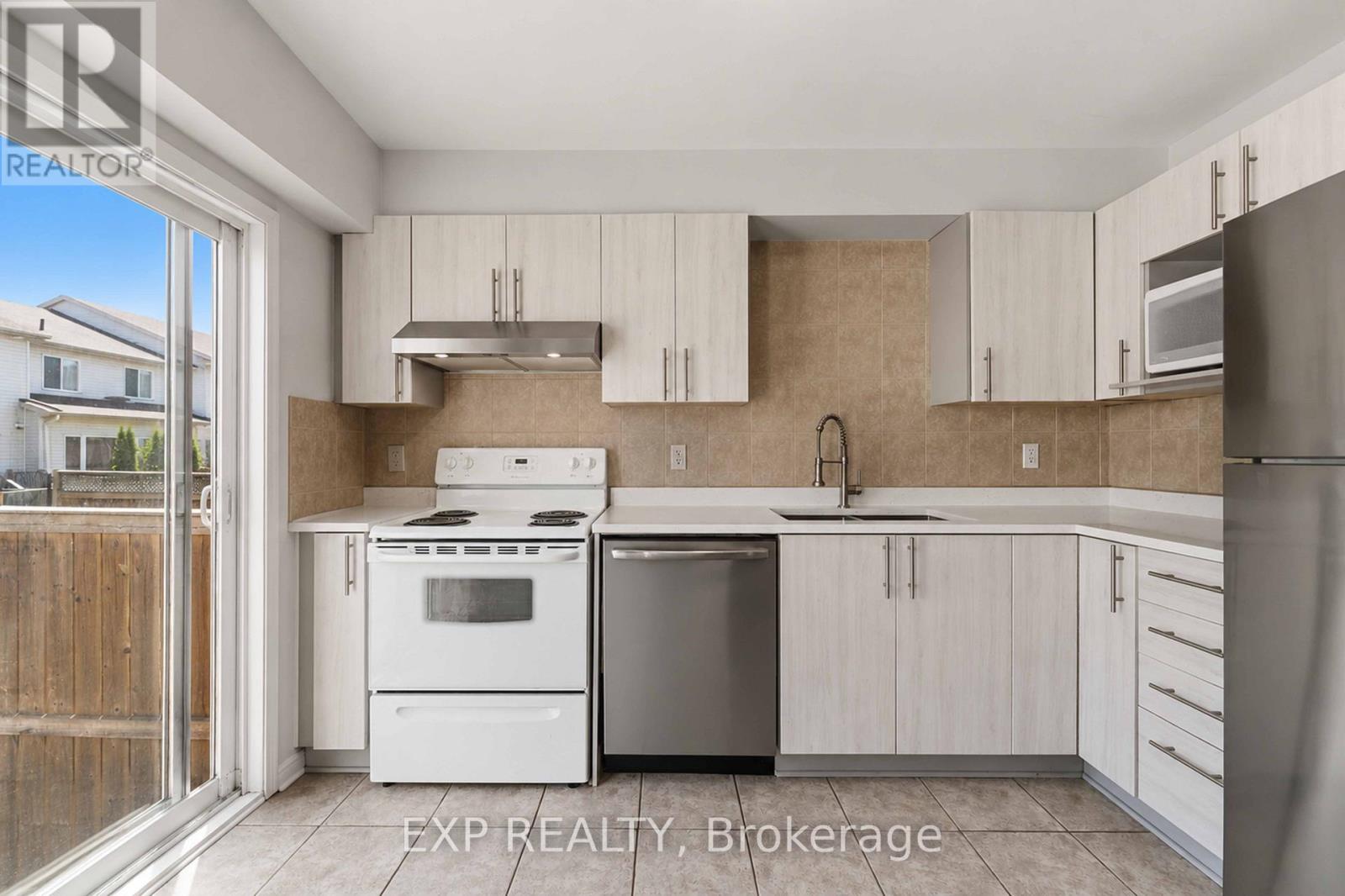 321 Brigitta Street, Ottawa, Ontario  K2S 0H8 - Photo 7 - X13567130