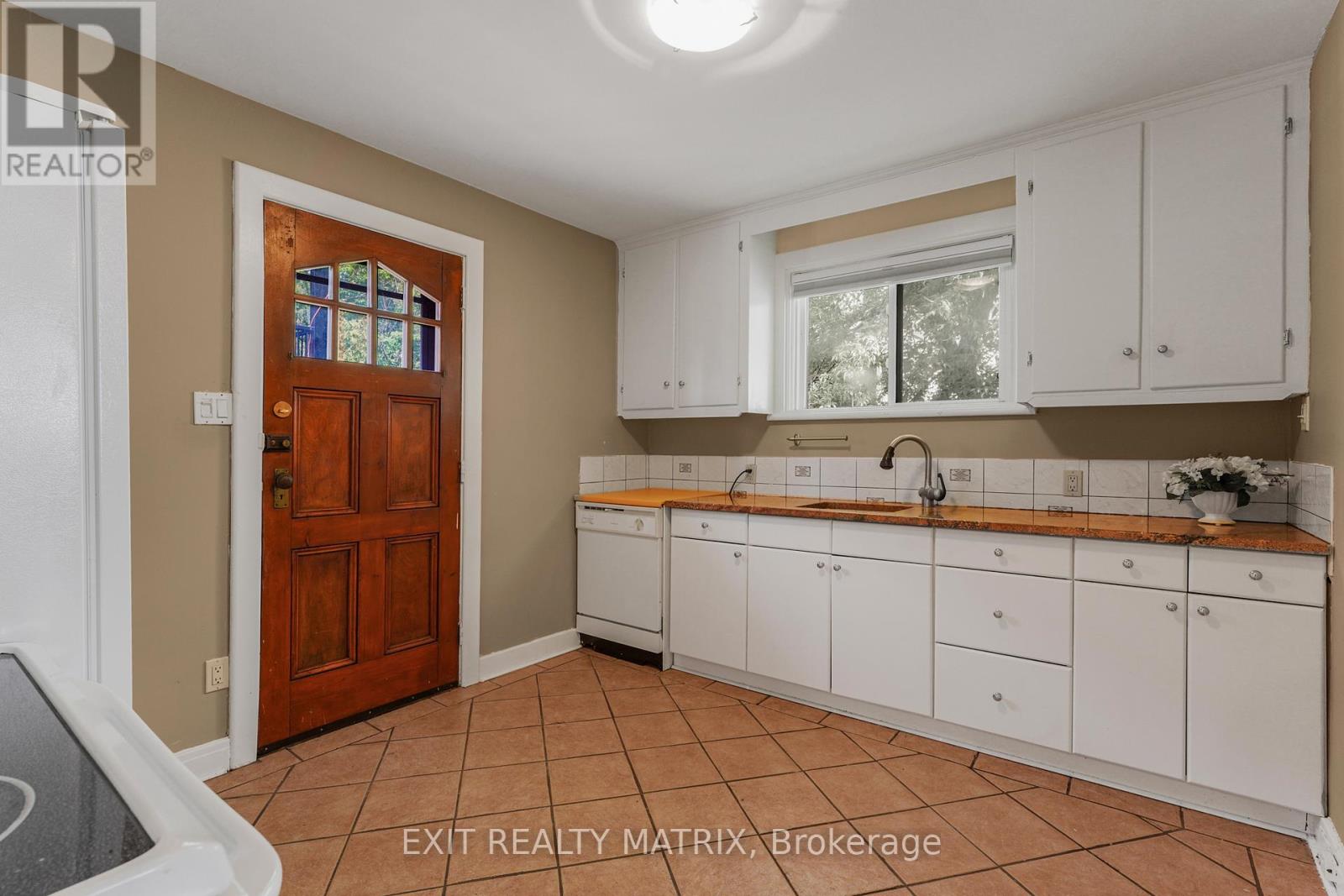261 Montfort Street, Ottawa, Ontario  K1L 5P1 - Photo 11 - X13567142